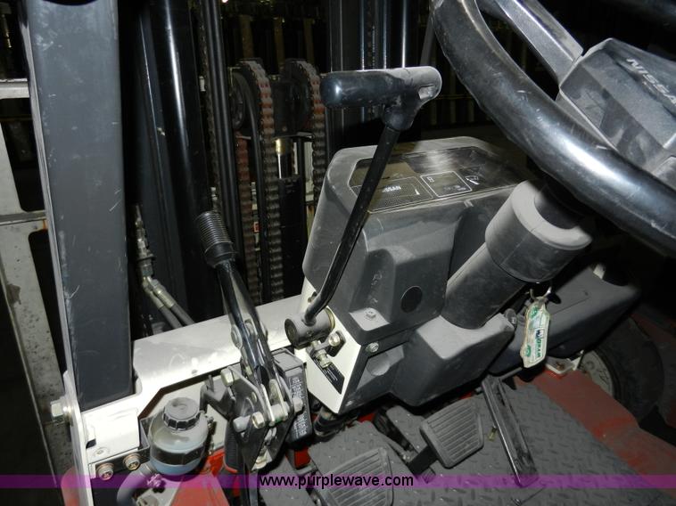 image for item AB9515 Nissan 50 Slip-Lift forklift