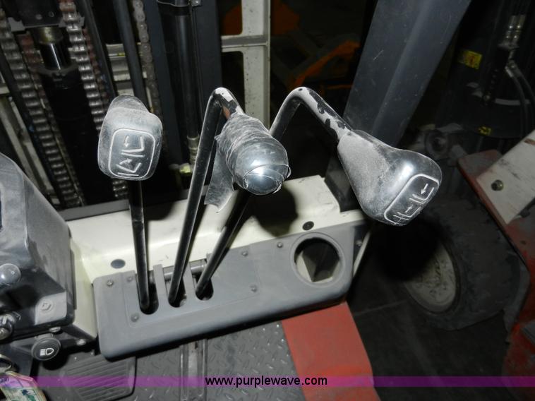 image for item AB9515 Nissan 50 Slip-Lift forklift