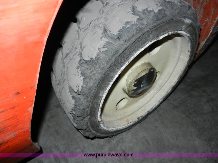 image for item AB9515 Nissan 50 Slip-Lift forklift