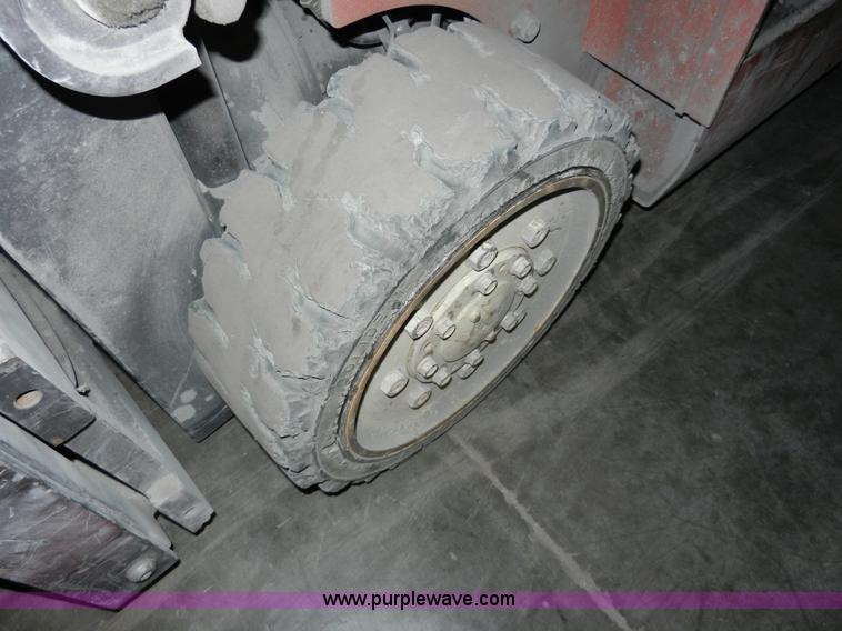 image for item AB9516 Nissan 50 forklift