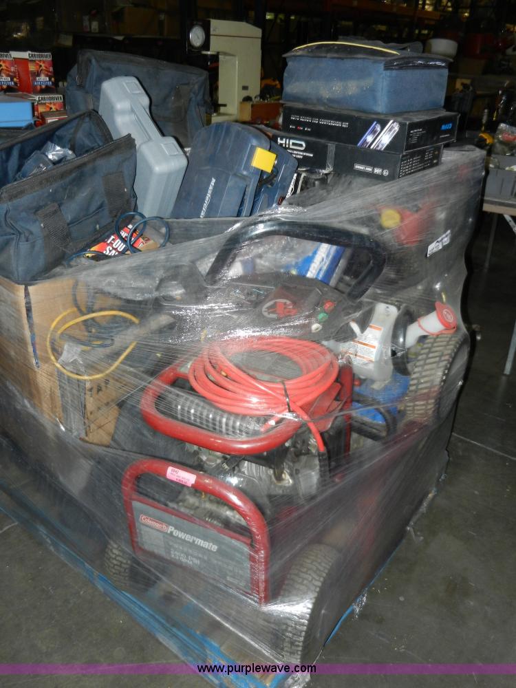 image for item AB9607 Assorted tools