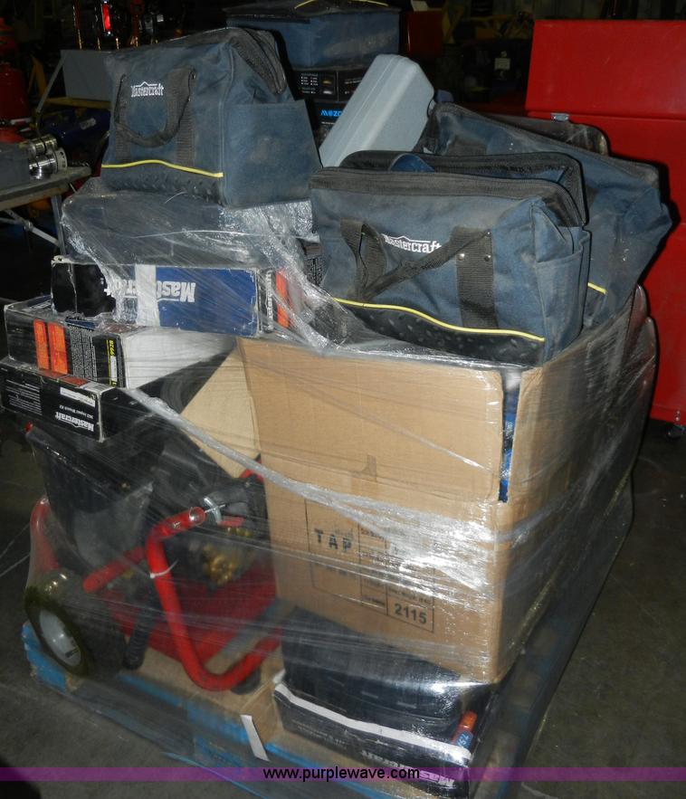 image for item AB9607 Assorted tools