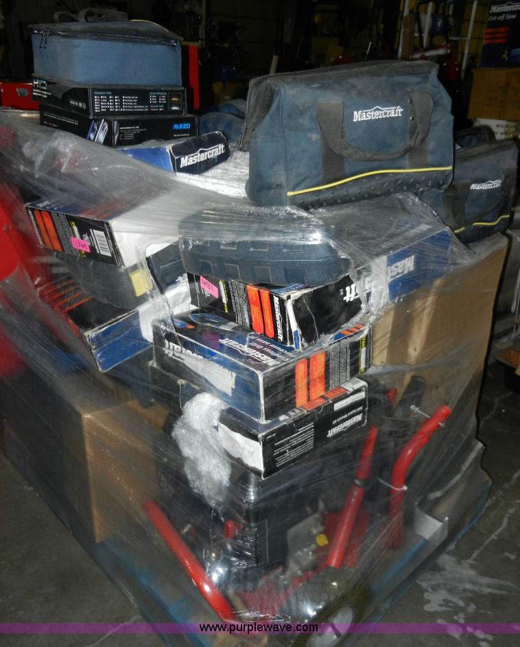 image for item AB9607 Assorted tools