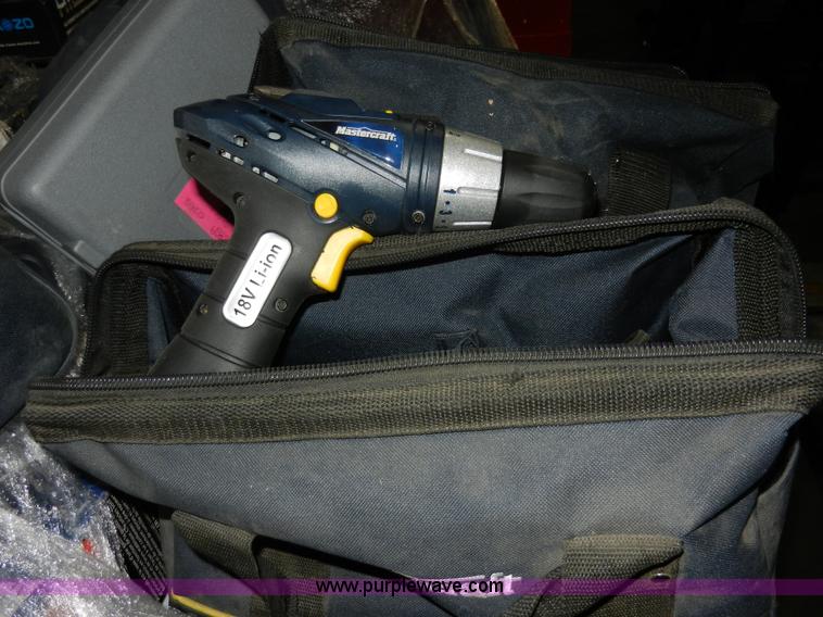 image for item AB9607 Assorted tools