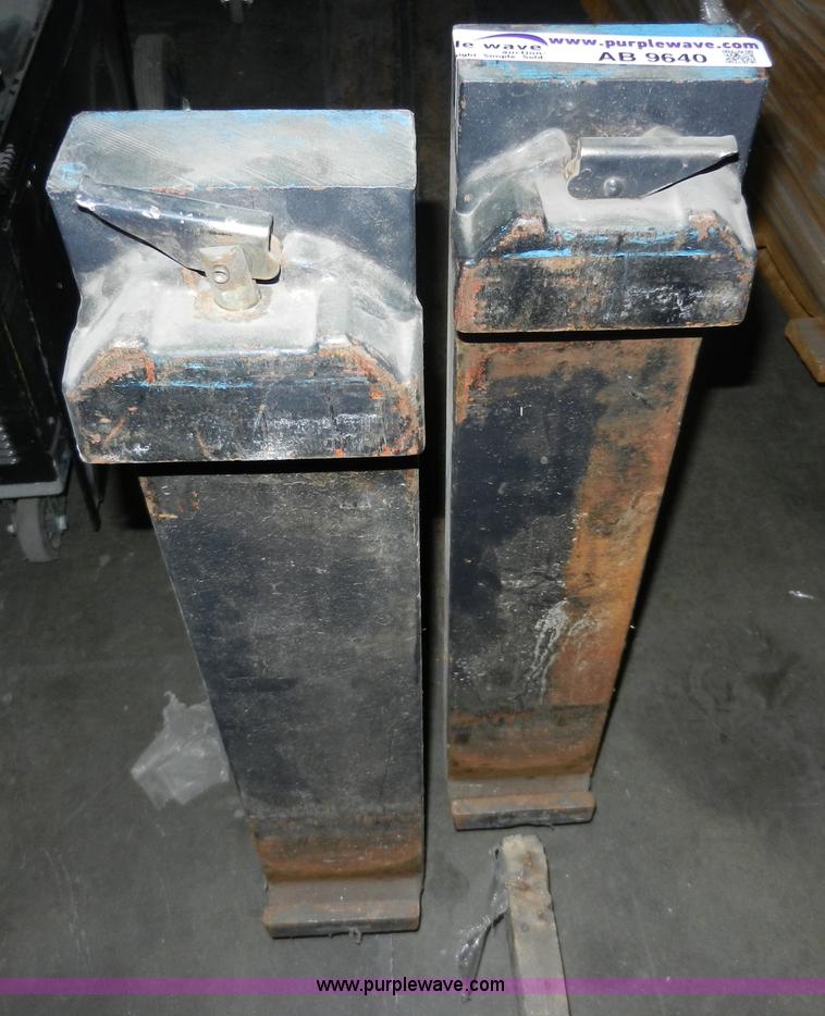 image for item AB9640 Forklift forks