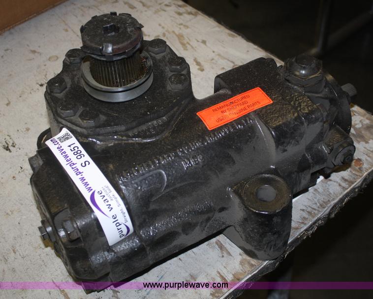 image for item S9851 International steering gear box