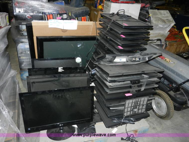 image for item W9690 (32) flat screen televisions and monitors
