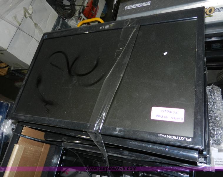 image for item W9690 (32) flat screen televisions and monitors