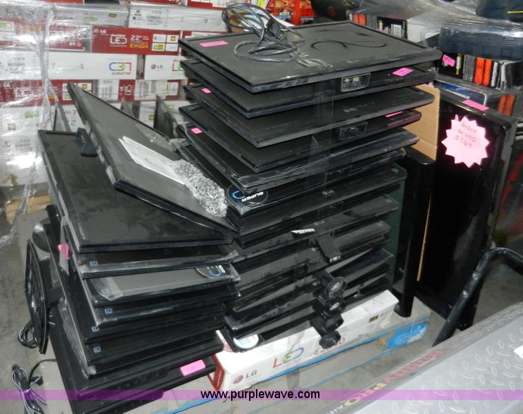 image for item W9690 (32) flat screen televisions and monitors