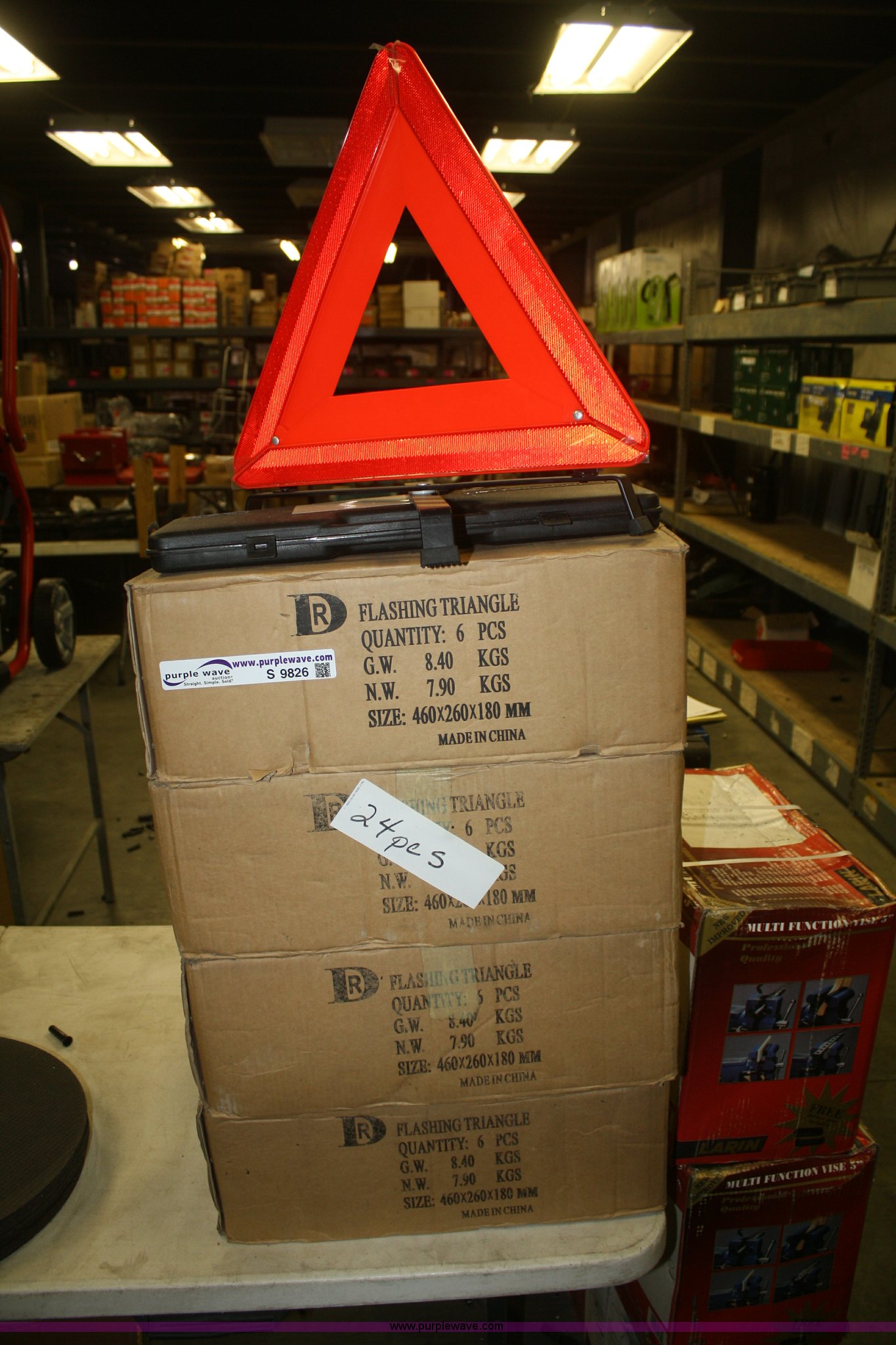 (24) flashing triangles with case in Spring Hill, KS | Item S9826 sold ...