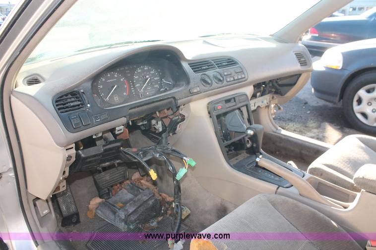 image for item V9080 1997 Honda Accord LX