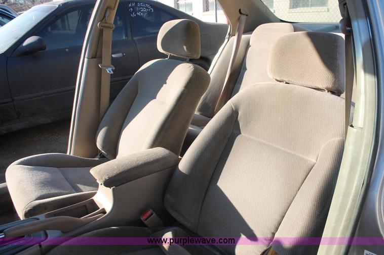 image for item V9080 1997 Honda Accord LX