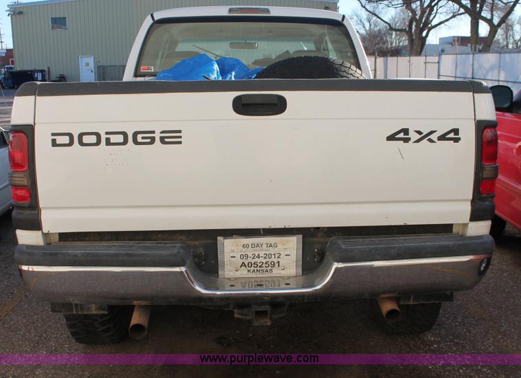 image for item V9081 2001 Dodge Ram 2500 Quad Cab pickup truck
