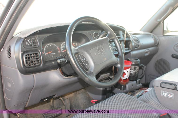 image for item V9081 2001 Dodge Ram 2500 Quad Cab pickup truck