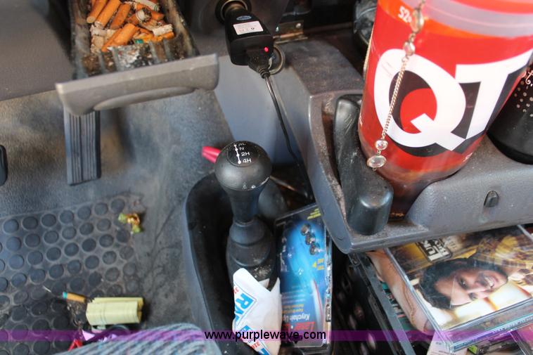 image for item V9081 2001 Dodge Ram 2500 Quad Cab pickup truck