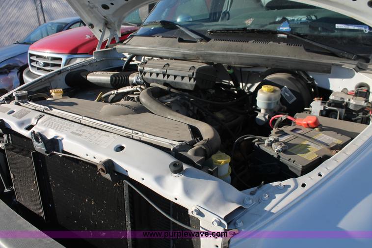 image for item V9081 2001 Dodge Ram 2500 Quad Cab pickup truck