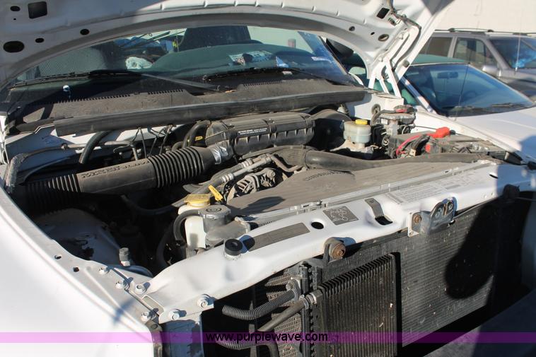 image for item V9081 2001 Dodge Ram 2500 Quad Cab pickup truck