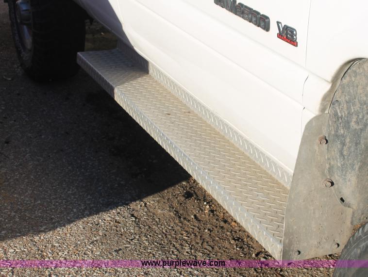 image for item V9081 2001 Dodge Ram 2500 Quad Cab pickup truck
