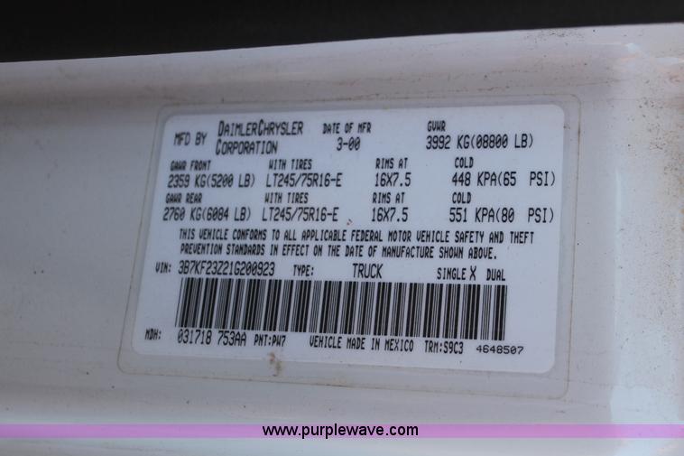 image for item V9081 2001 Dodge Ram 2500 Quad Cab pickup truck