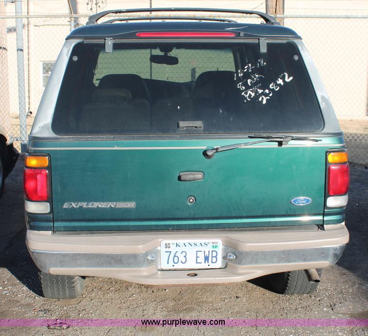 image for item V9083 1997 Ford Explorer Eddie Bauer SUV