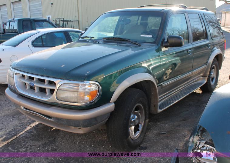 image for item V9083 1997 Ford Explorer Eddie Bauer SUV