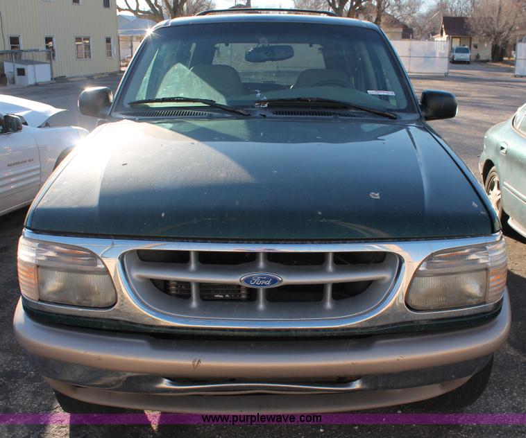 image for item V9083 1997 Ford Explorer Eddie Bauer SUV