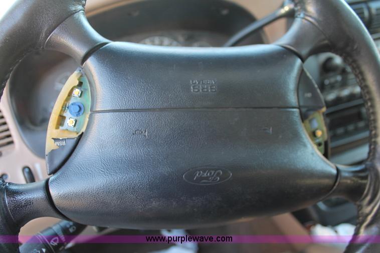 image for item V9083 1997 Ford Explorer Eddie Bauer SUV