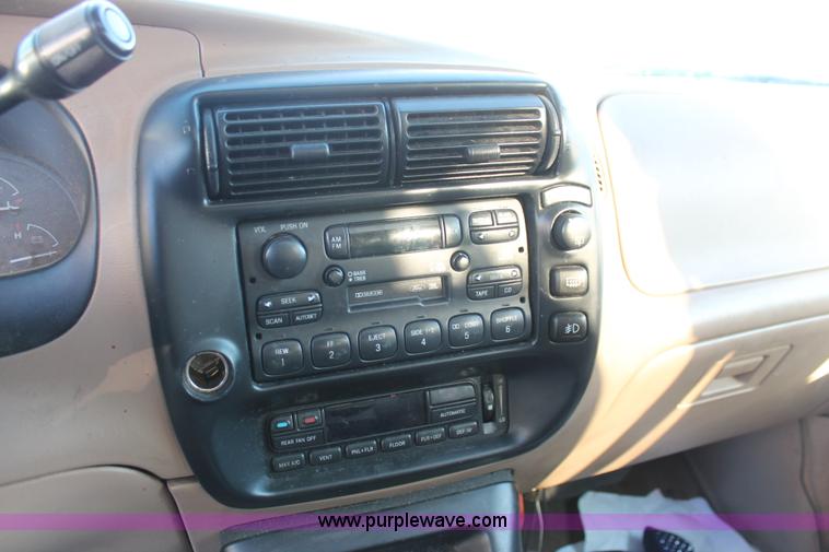 image for item V9083 1997 Ford Explorer Eddie Bauer SUV