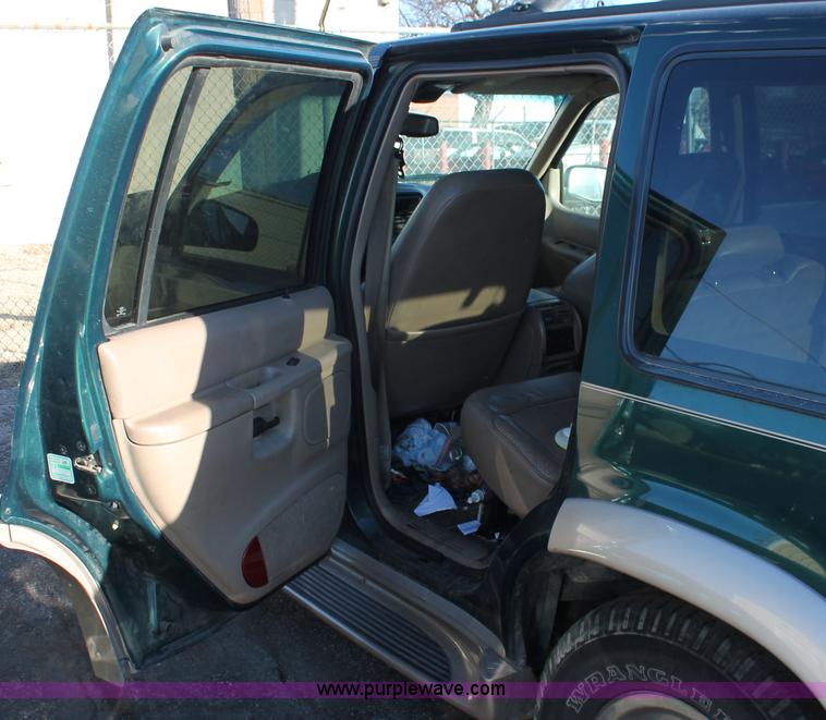 image for item V9083 1997 Ford Explorer Eddie Bauer SUV