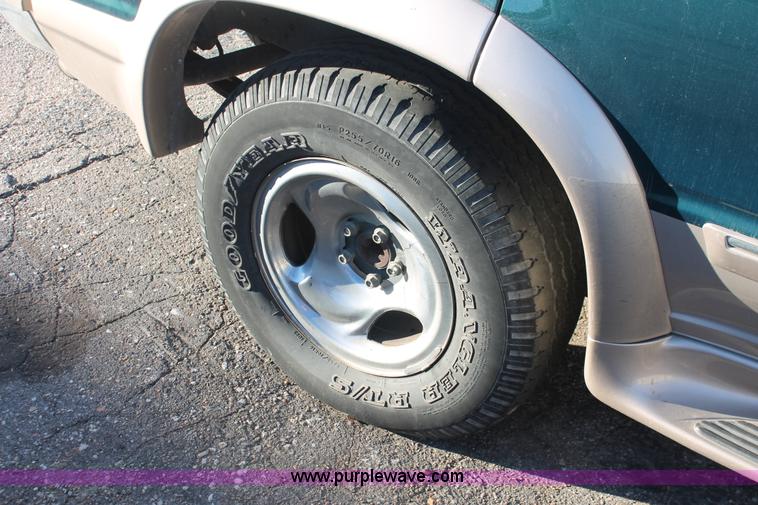 image for item V9083 1997 Ford Explorer Eddie Bauer SUV