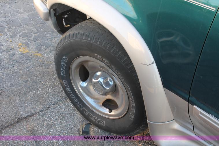 image for item V9083 1997 Ford Explorer Eddie Bauer SUV