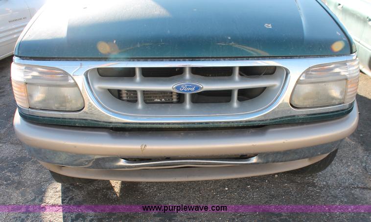image for item V9083 1997 Ford Explorer Eddie Bauer SUV