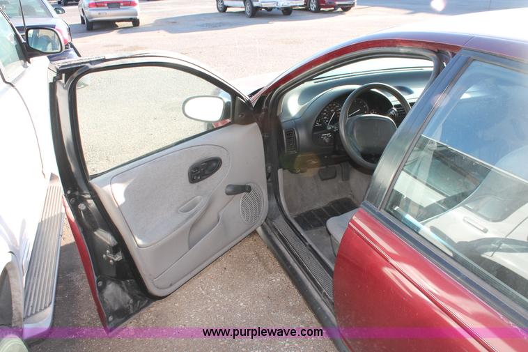 image for item V9084 1999 Saturn SL1