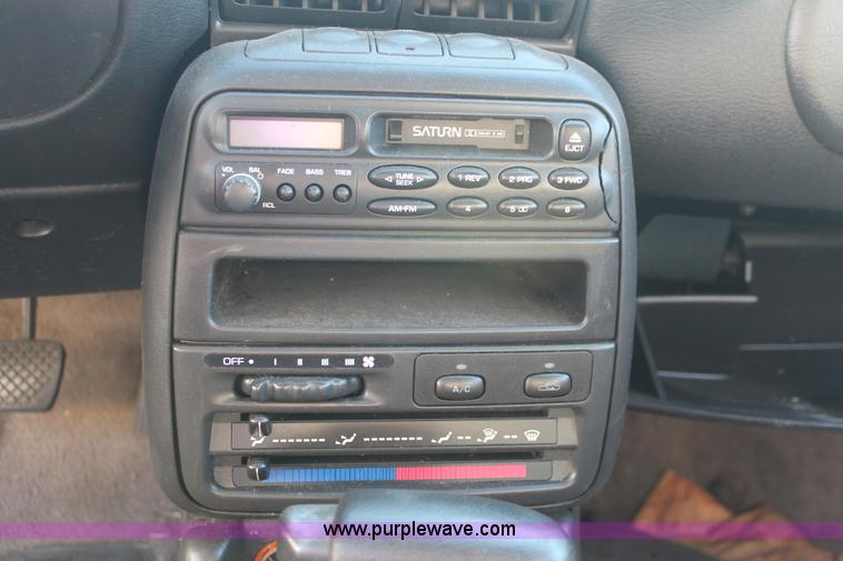 image for item V9084 1999 Saturn SL1
