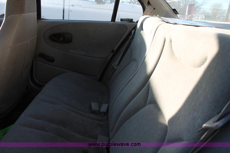 image for item V9084 1999 Saturn SL1