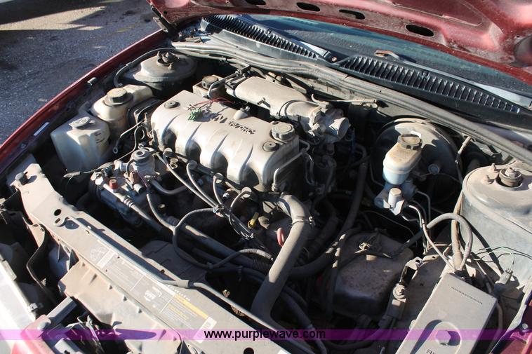 image for item V9084 1999 Saturn SL1