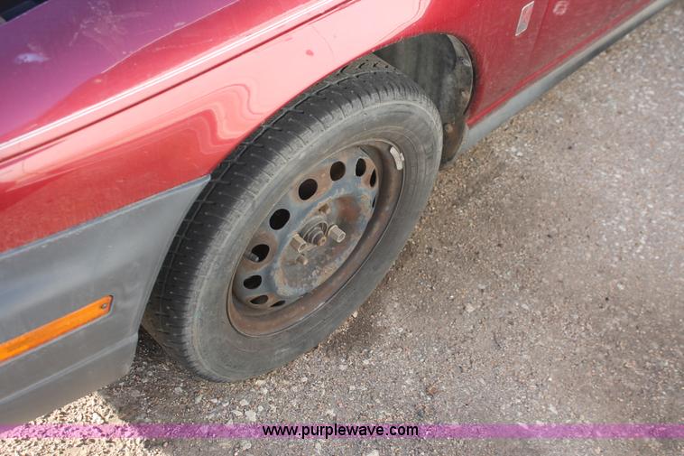 image for item V9084 1999 Saturn SL1
