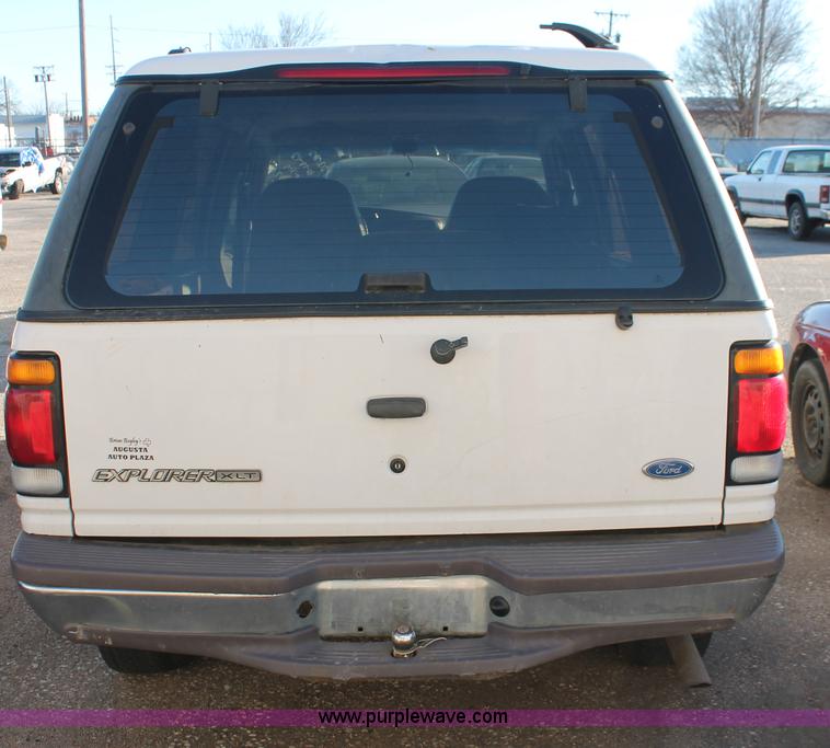 image for item V9085 1997 Ford Explorer SUV