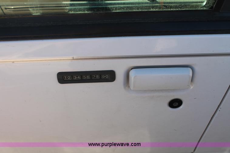 image for item V9085 1997 Ford Explorer SUV