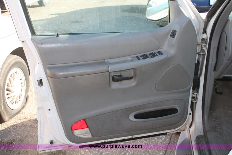 image for item V9085 1997 Ford Explorer SUV