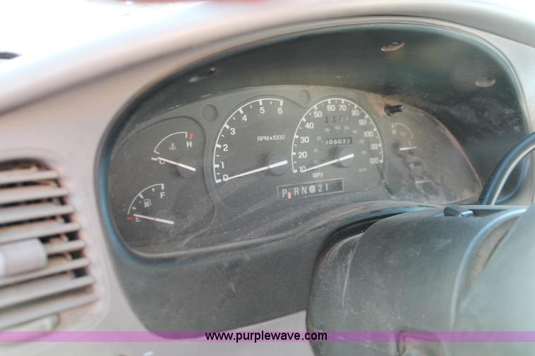 image for item V9085 1997 Ford Explorer SUV