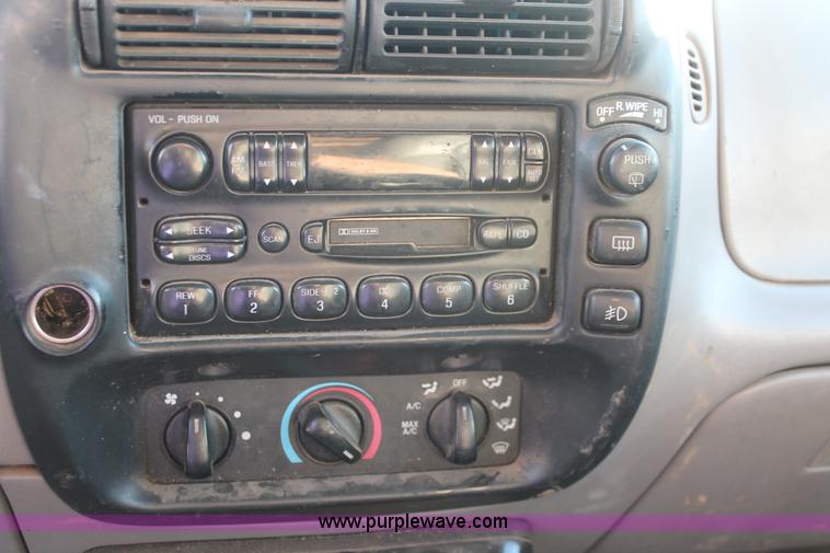 image for item V9085 1997 Ford Explorer SUV