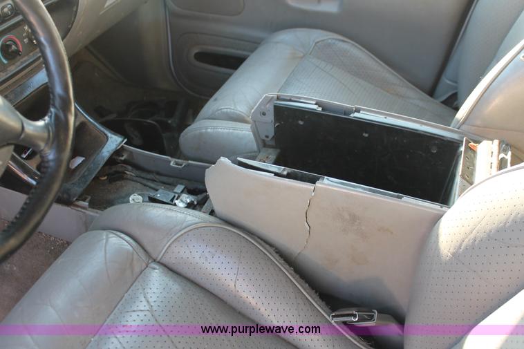 image for item V9085 1997 Ford Explorer SUV