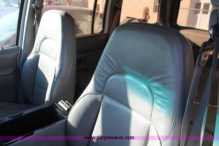 image for item V9085 1997 Ford Explorer SUV