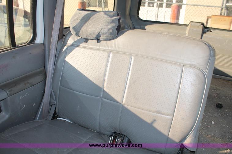 image for item V9085 1997 Ford Explorer SUV