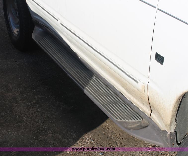 image for item V9085 1997 Ford Explorer SUV