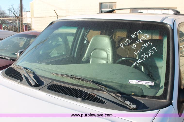 image for item V9085 1997 Ford Explorer SUV