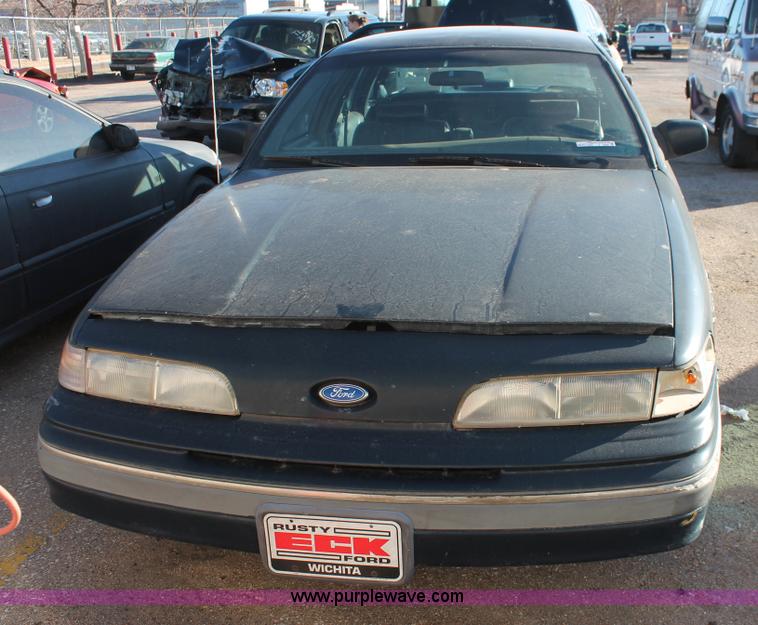 image for item V9086 1992 Ford Crown Victoria LX