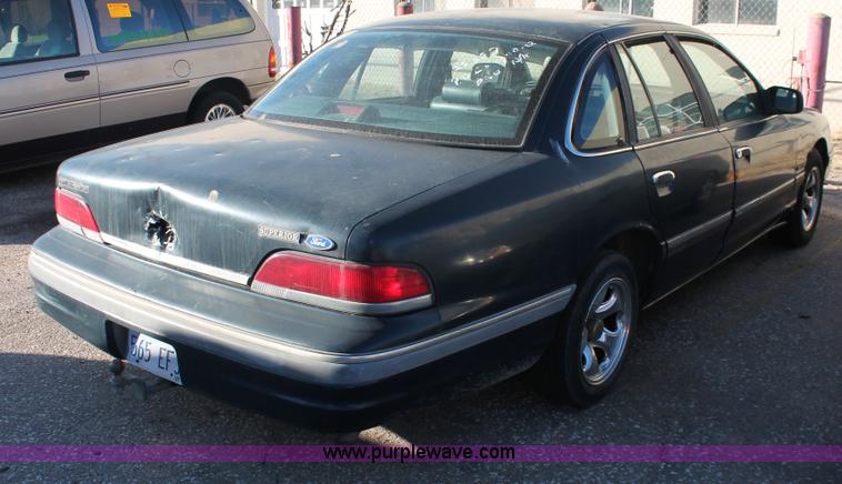 image for item V9086 1992 Ford Crown Victoria LX