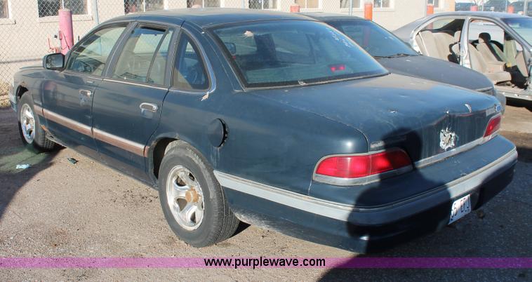 image for item V9086 1992 Ford Crown Victoria LX